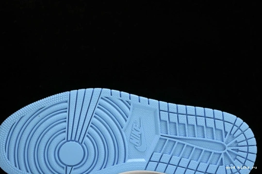 CZ0790-104 OG Retro Powder Jordan Low Dark  CZ0790-104 Blue 1 Black   0518